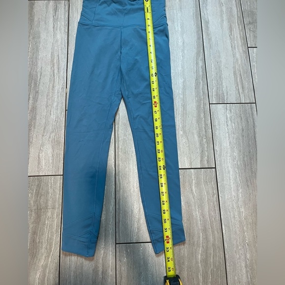 ATHLETA Elation Pirouette Size Small Tights 7/8 Yoga Pants Workout - Picture 3 of 5